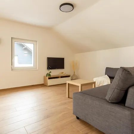 Apartmaji Klavdija Appartamento Lubiana