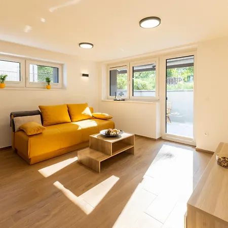 Apartmaji Klavdija Apartman *