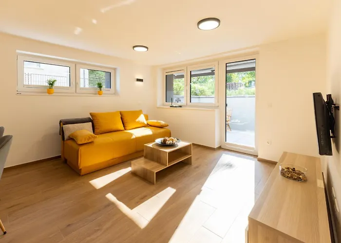 Apartmaji Klavdija Apartamento *